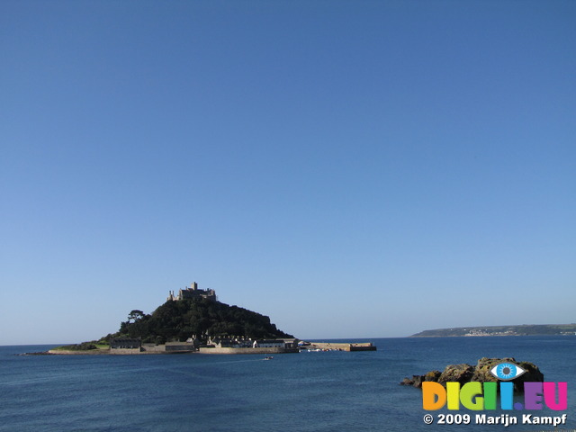 SX08979 St Michael's Mount from Marazion